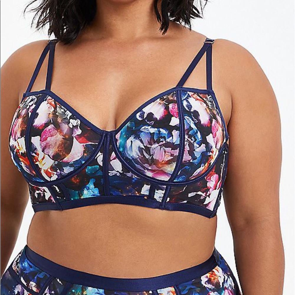 Torrid lightly lined underwire bra mesh lingerie